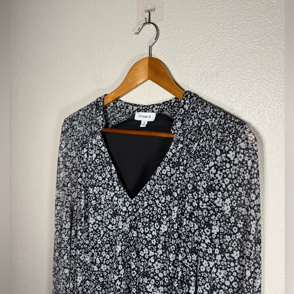 Evereve Petra Floral Blouse Medium L31 - Picture 5 of 9